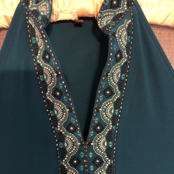 WHBM EMBROIDERED SHIFT DRESS - Picture 2 of 5